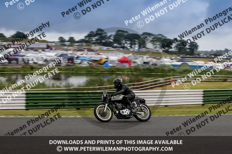 Vintage motorcycle club;eventdigitalimages;mallory park;mallory park trackday photographs;no limits trackdays;peter wileman photography;trackday digital images;trackday photos;vmcc festival 1000 bikes photographs